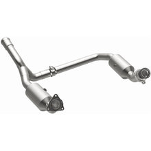 Load image into Gallery viewer, MagnaFlow 19-20 GMC Sierra 1500 Single Underbody 4.3L/5.3L Direct Fit Catalytic Converter - 280656