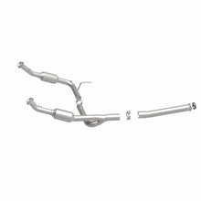 Load image into Gallery viewer, MagnaFlow Direct Fit Catalytic Converter OEM 2004-2005 Ford Explorer/Mercury Mountaineer Underbody - 4551013