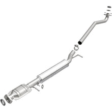 Load image into Gallery viewer, MagnaFlow Converter Direct Fit 2001-2003 Toyota Highlander V6 3.0L SS Catalytic Converter - 52336