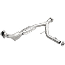 Load image into Gallery viewer, MagnaFlow Direct Fit Catalytic Converter 03-04 Ford Expedition 5.4L V8 Passenger Side - 24414