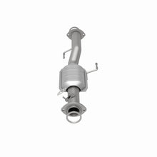 Load image into Gallery viewer, MagnaFlow Direct Fit Catalytic Converter 99-02 4Runner 3.4L rear OEM - 49579