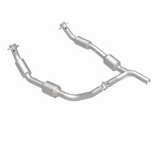 Load image into Gallery viewer, MagnaFlow Direct Fit Catalytic Converter 2008+ Ford E-150 4.6L - 5481640