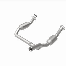 Load image into Gallery viewer, MagnaFlow 19-20 GMC Sierra 1500 Single Underbody 4.3L/5.3L Direct Fit Catalytic Converter - 280656