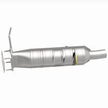 Load image into Gallery viewer, MagnaFlow 09-17 Ford F53 V10 6.8L Underbody Direct Fit Catalytic Converter - 280436