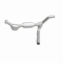 Load image into Gallery viewer, MagnaFlow Direct Fit Catalytic Converter 97-98 Ford F-150 4.6L - 447140