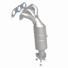 Load image into Gallery viewer, MagnaFlow Direct Fit Catalytic Converter 04-05 Suzuki Verona 2.5L - 452912