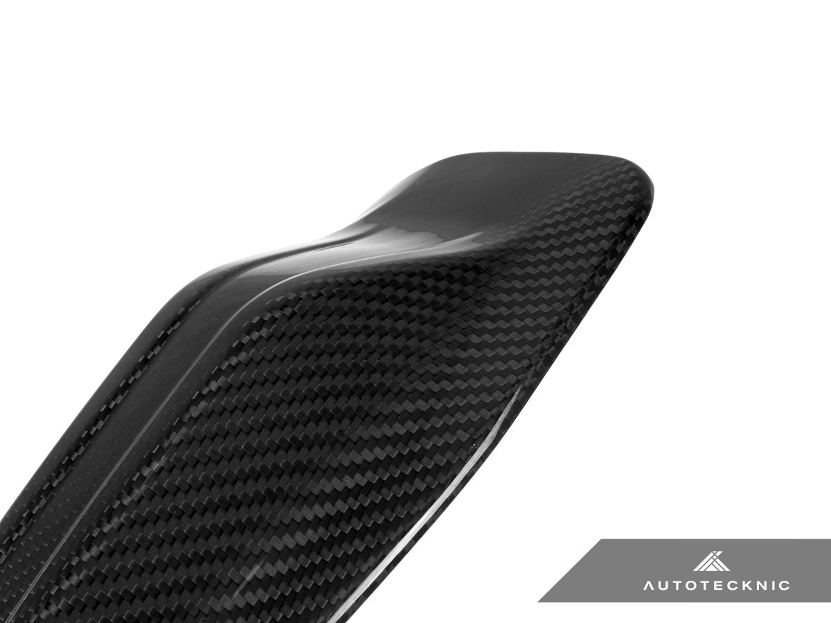 AutoTecknic Dry Carbon Roof Antenna Cover - BMW G60 5-Series | G70 7-Series