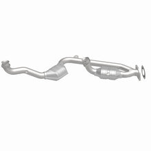 Load image into Gallery viewer, MagnaFlow Direct Fit Catalytic Converter 99-01 Continental 4.6L 50S - 441113