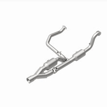 Load image into Gallery viewer, Magnaflow 15-16 Ram 2500 6.4L California Grade CARB Compliant DF Catalytic Converter - 5551513