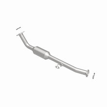 Load image into Gallery viewer, MagnaFlow Direct Fit Catalytic Converter OEM 2001-2004 Toyota Sequoia Underbody - 4551061
