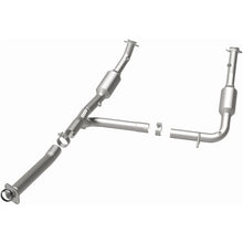 Load image into Gallery viewer, MagnaFlow Direct Fit Catalytic Converter OEM 2004-2005 Ford Explorer/Mercury Mountaineer Underbody - 4551013