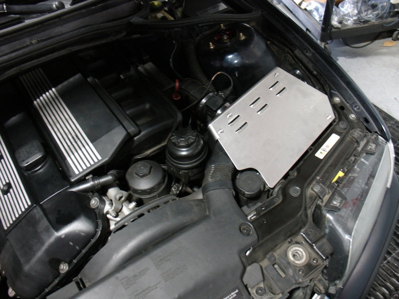 Injen 99-00 BMW 323i E46 2.5L/99-00 328 E46 2.8L/01-05 325 E46 2.5L Wrkl Blk Short Ram Intake w/MR - SP1110WB