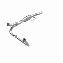 Load image into Gallery viewer, MagnaFlow Conv DF 00-01 Dodge Ram 3500 Van - 23298