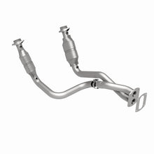 Load image into Gallery viewer, MagnaFlow Direct Fit Catalytic Converter 05-07 Ford F250/F350 5.4L - 93103