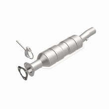 Load image into Gallery viewer, MagnaFlow Direct Fit Catalytic Converter 07-08 E-350 Super Duty 5.4 &amp; 6.8 L OEM Underbody - 52228
