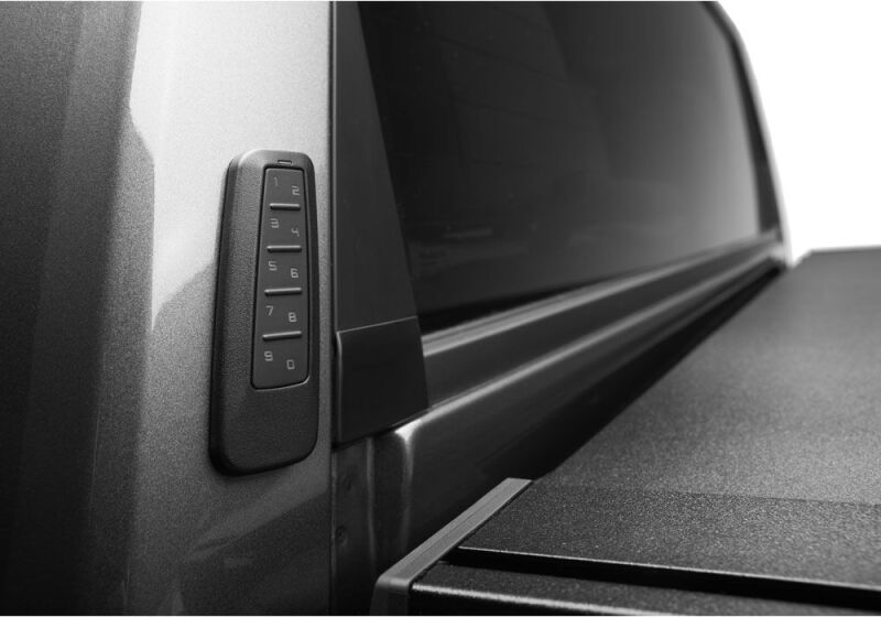 Retrax 16-23 Nissan Titan King Cab 6.5ft. Bed (w or w/o Utilitrack) Retrax EQ - EQ0752