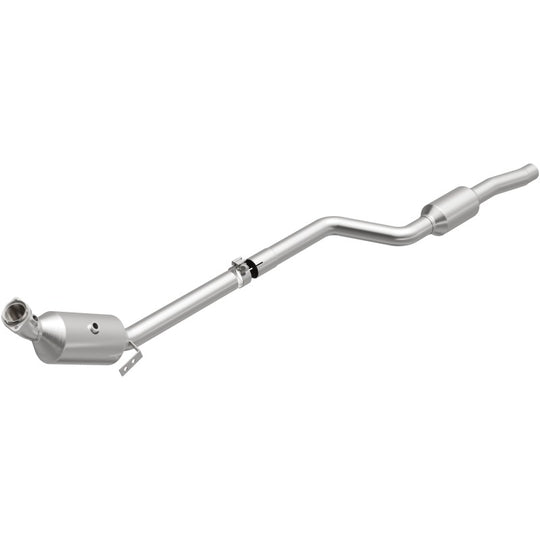 MagnaFlow 2011 C300 V6 3 OEM Underbody Direct Fit Converter - 21-437