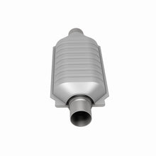 Load image into Gallery viewer, MagnaFlow Universal Catalytic Converter 2.5/2.5 - 95506