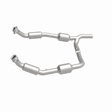 Load image into Gallery viewer, MagnaFlow Direct Fit Catalytic Converter OEM 07-08 Ford E-150 - 5582640