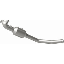 Load image into Gallery viewer, MagnaFlow 13-15 Dodge Durango V6 3.6L OEM Grade / EPA Compliant Direct-Fit Catalytic Converter - 21-250