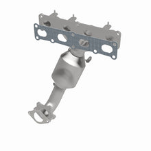 Load image into Gallery viewer, MagnaFlow 15-17 Chrysler 200 2.4L OEM Manifold Direct Fit Converter - 22-159