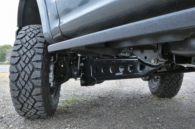 Fabtech 05-20 Ford F250/350 & 08-20 Ford F450/550 4WD 4/6/8in Lift Radius Arm System - FTS22321