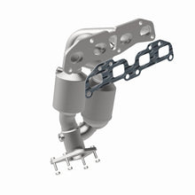 Load image into Gallery viewer, MagnaFlow OEM Grade 07-12 Nissan Sentra L4-2.5LGAS Direct Fit Federal Catalytic Converter - 51591