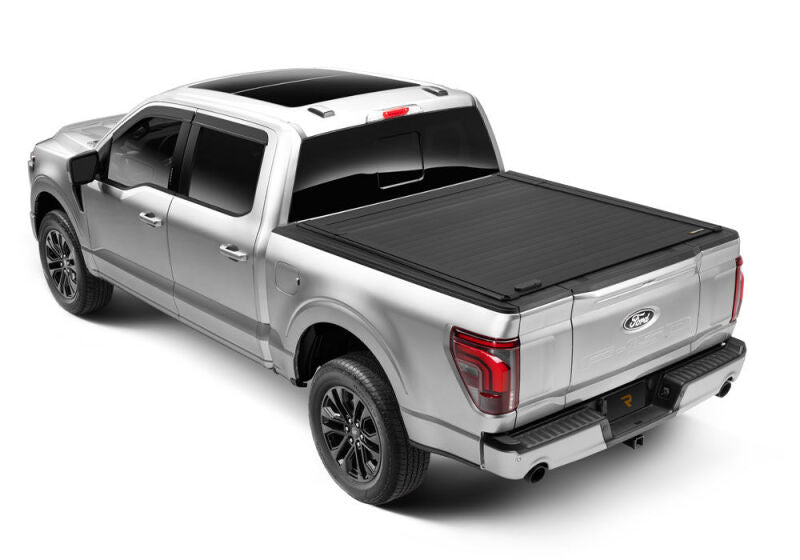 Retrax 22-26 Toyota Tundra CrewMax 5.5ft w/Deck Rail Sys (No Bed Box) RetraxPRO EZ-Off FRC-4000 - R-T-80861