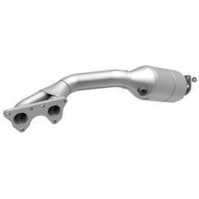 Load image into Gallery viewer, MagnaFlow Direct Fit Catalytic Converter 07-10 Audi S6 5.2L Passenger Rear Manifold - 51181
