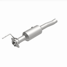 Load image into Gallery viewer, MagnaFlow 18-19 Ford F-450 Super Duty V10 6.8L Underbody Direct Fit Catalytic Converter - 280439