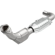Load image into Gallery viewer, MagnaFlow 99-00 Ford Exped 4.6L Direct Fit Converter - 447113