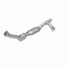 Load image into Gallery viewer, MagnaFlow Direct Fit Catalytic Converter 99-00 Ford Trucks 5.4L - 447118
