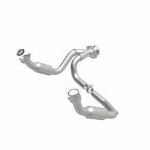 Load image into Gallery viewer, MagnaFlow Direct Fit Catalytic Converter 2007-2008 Cadillac Escalade 6.2L - 5451631