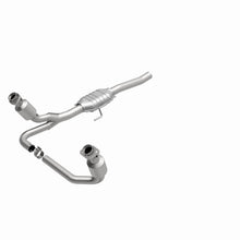 Load image into Gallery viewer, MagnaFlow Direct Fit Catalytic Converter 00-03 Dodge Dakota 2WD 4.7L - 458043