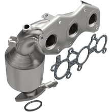 Load image into Gallery viewer, MagnaFlow Direct Fit Catalytic Converter 07-15 Toyota Sienna 3.5L - 5582250