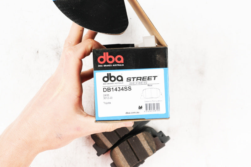 DBA 00-01 Lexus ES300 Street Series Rear Brake Pads - DB1434SS