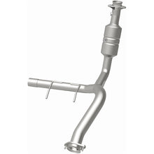 Load image into Gallery viewer, MagnaFlow Direct Fit Catalytic Converter 2009 f-150 V8 5.4 OEM Underbody - 52418