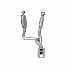 Load image into Gallery viewer, MagnaFlow 2005 Ford F-250 Super Duty 6.8L Direct Fit Converter - 4451631