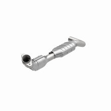 Load image into Gallery viewer, MagnaFlow Direct Fit Catalytic Converter 03 Lincoln Navigator 5.4L - 51801