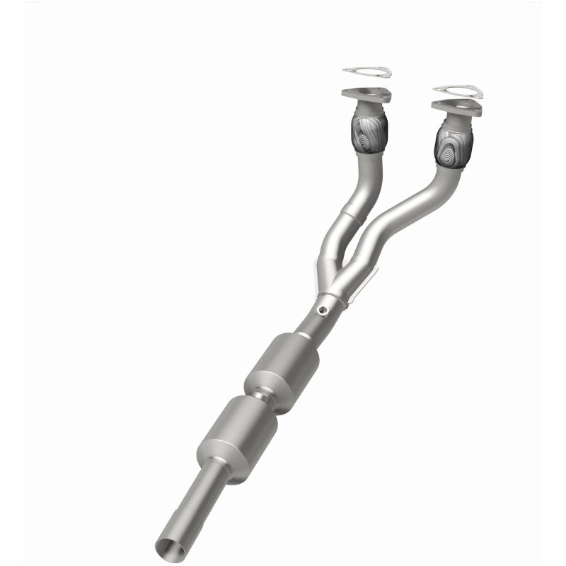 MagnaFlow Direct Fit Catalytic Converter 02-05 Golf 2.8L Underbody - 52289