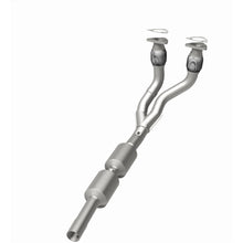 Load image into Gallery viewer, MagnaFlow Direct Fit Catalytic Converter 02-05 Golf 2.8L Underbody - 52289