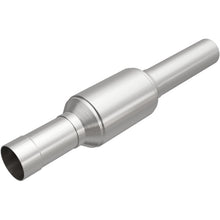 Load image into Gallery viewer, MagnaFlow Direct Fit Catalytic Converter 90-95 Chevrolet C2500 4.3L/5.7L/7.4L - 3391477