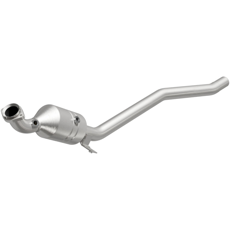 MagnaFlow Direct Fit Catalytic Converter 2006-2011 R350 3.5 L Underbody - 52177