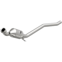 Load image into Gallery viewer, MagnaFlow Direct Fit Catalytic Converter 2006-2011 R350 3.5 L Underbody - 52177