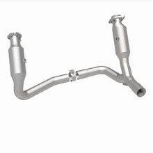 Load image into Gallery viewer, MagnaFlow 07-08 Dakota V6 V8 3.7 4.7 OEM Underbody Direct Fit Converter - 21-972