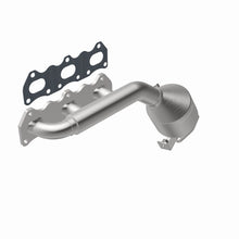 Load image into Gallery viewer, MagnaFlow Direct Fit Catalytic Converter 00 Suzuki Grand Vitara 2.5L - 452060