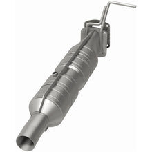 Load image into Gallery viewer, MagnaFlow 09-19 Ford F53 V10 6.8L Underbody 6.8L Direct Fit Catalytic Converter - 280435