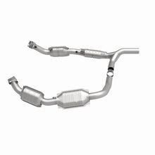 Load image into Gallery viewer, MagnaFlow Direct Fit Catalytic Converter 07-08 Ford E-150 4.6L - 51640