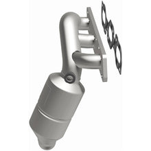 Load image into Gallery viewer, MagnaFlow Direct Fit Catalytic Converter 01-06 Escape 3.0 with oil - 24367