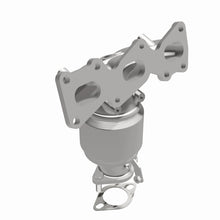 Load image into Gallery viewer, MagnaFlow Direct Fit Catalytic Converter 11-12 Kia Sedona 3.5L OEM Grade Manifold - 52782